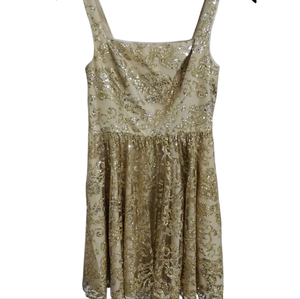 Fifteen Roses Women's Embellished Gold Sequin Prom Formal Dress Size 8 Avant Gar